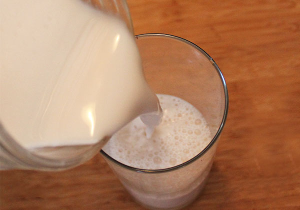 almond-milk-recipe-alternatives