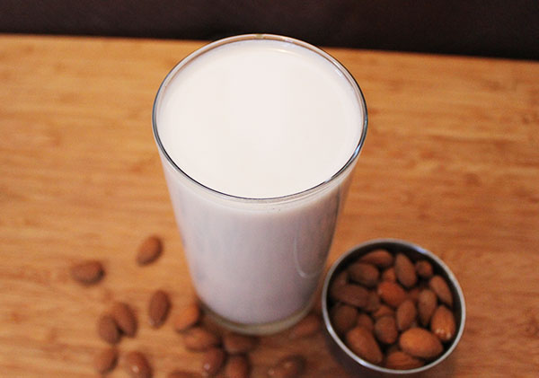 almond-milk-recipe-basic-original
