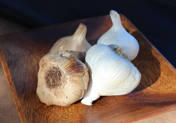 black-garlic-fermentation-or-aged black-garlic-fermentation-or-aged