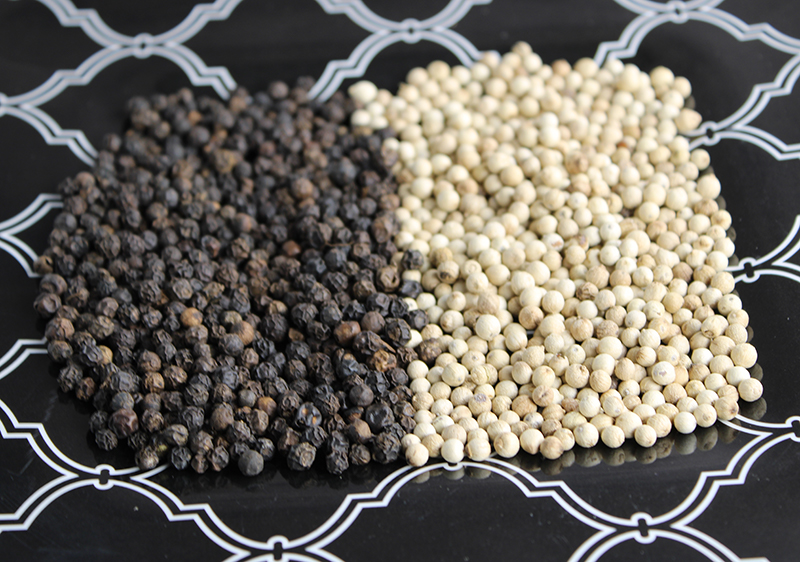 black-pepper-vs-white