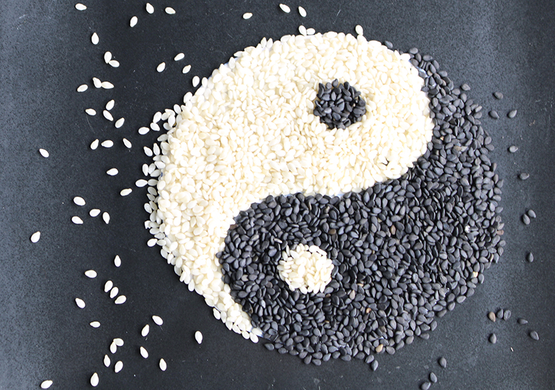 black-sesame-vs-white-sesame