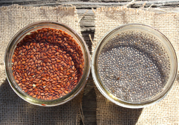 chia-seeds-vs-flaxseeds