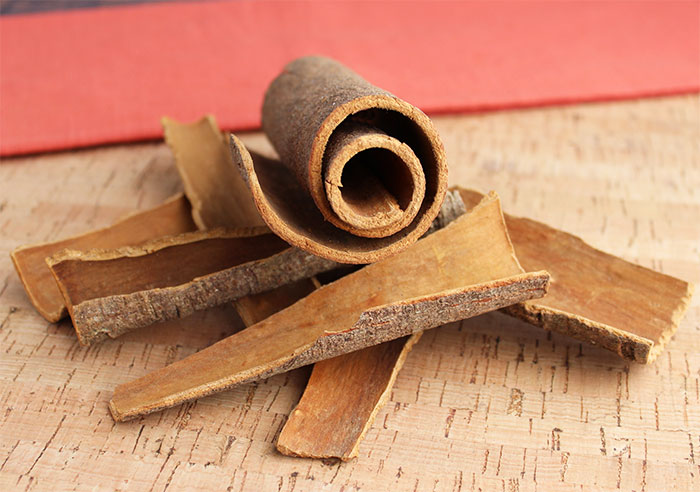 chinese-cinnamon-and-twig