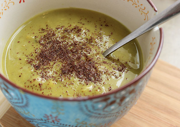 dulse-seaweed-flakes-in-soup