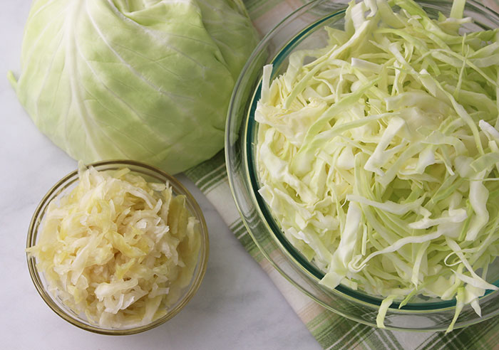fermented-cabbage-sauerkraut-condiment fermented-cabbage-sauerkraut-condiment