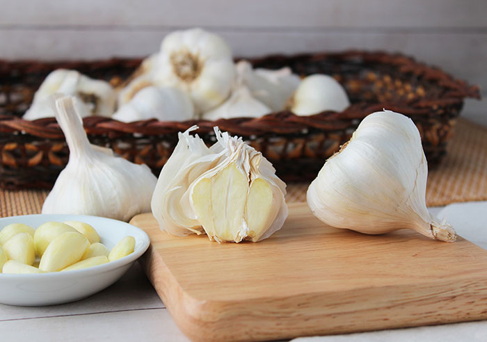 fresh-garlic-bulbs