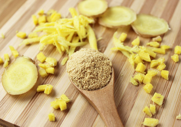 ginger-powder-and-ginger-root ginger-powder-and-ginger-root