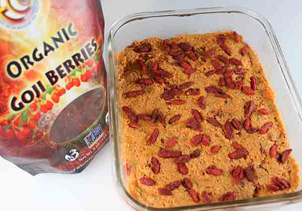 goji-berry-carrot-cake-goji-layer goji-berry-carrot-cake-goji-layer