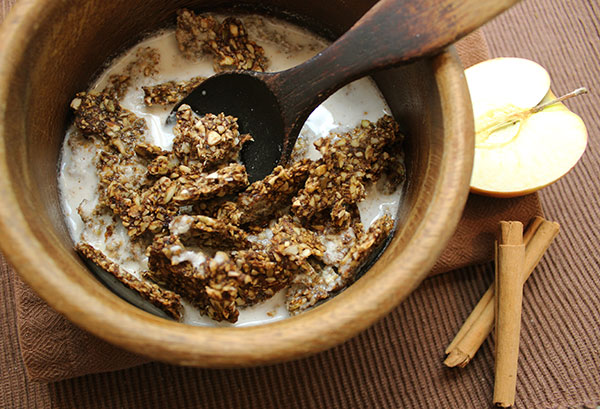 granola-recipe-apple-cinnamon granola-recipe-apple-cinnamon