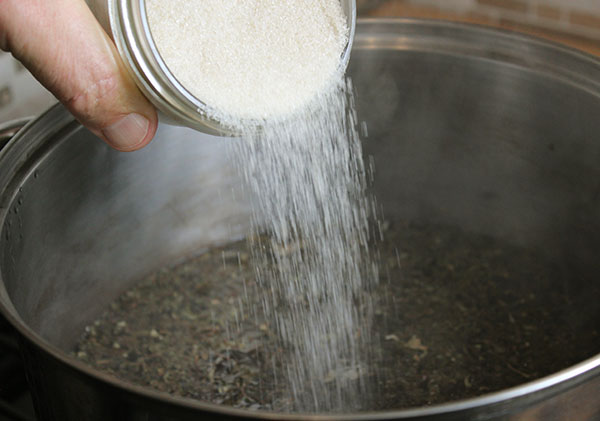 kombucha-recipe-adding-sugar