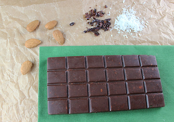 raw-chocolate-bar-mint-almond-coconut raw-chocolate-bar-mint-almond-coconut