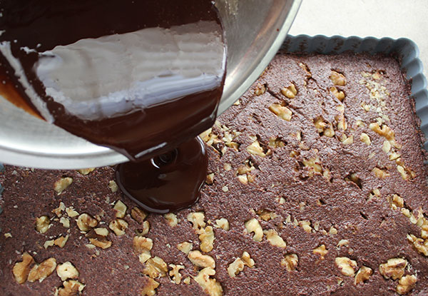 raw-vegan-fudge-pouring-chocolate-glaze raw-vegan-fudge-pouring-chocolate-glaze