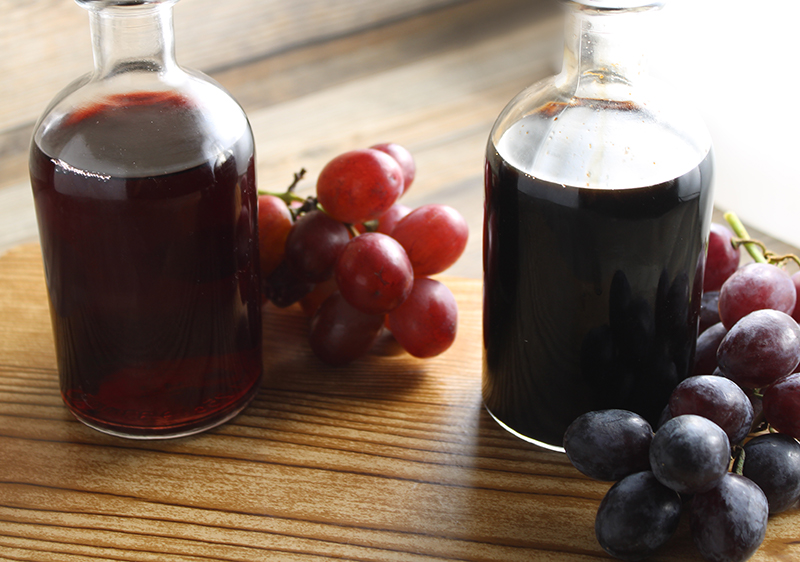 red-wine-vinegar-vs-balsamic red-wine-vinegar-vs-balsamic