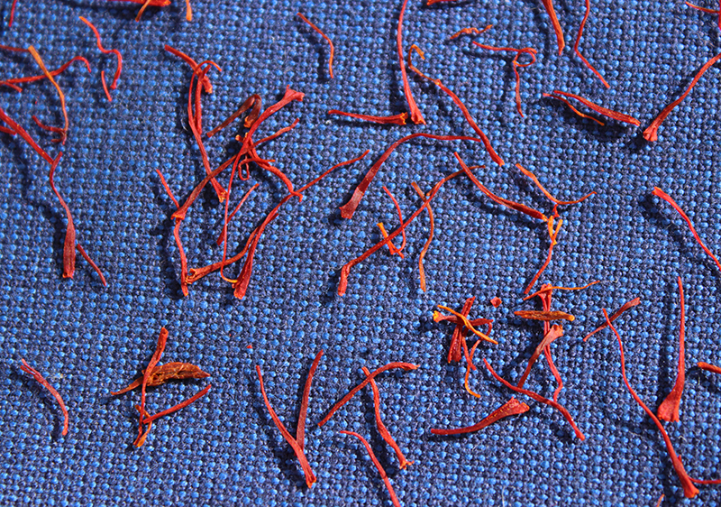saffron-threads saffron-threads