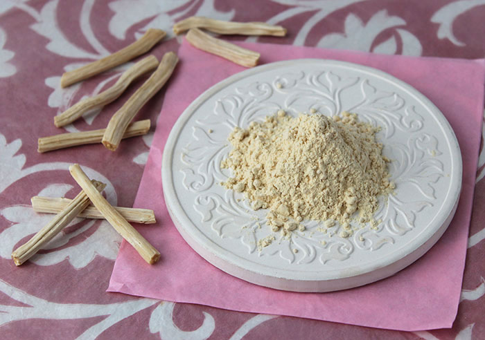 shatavari-root-powder-pieces