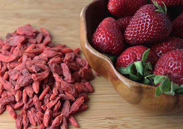 superfood-ice-cream-goji-strawberry