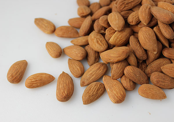 types-of-nuts-almonds types-of-nuts-almonds