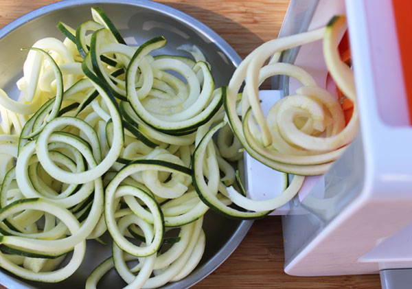 Bonsenkitchen Veggie Salad Spiralizer Slicer 5 Blades Vettable Pasta Spiral Maker 